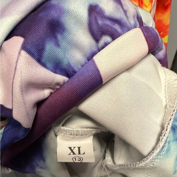 Anime Graphic Hoodie with Red and Multicolor Design - Picture 4 of 4